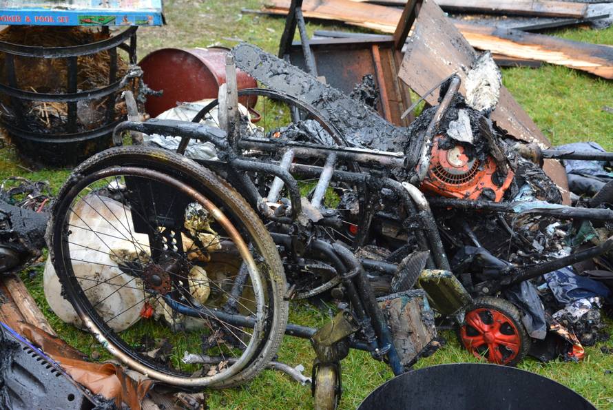 Sve mu izgorjelo: Nepokretan se sam izvukao iz plamena