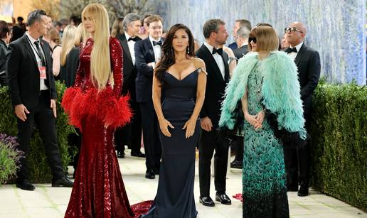 FOTO Kakav glamur! Ovako su se zvijezde sredile za Met Galu, evo tko je dominirao tepihom