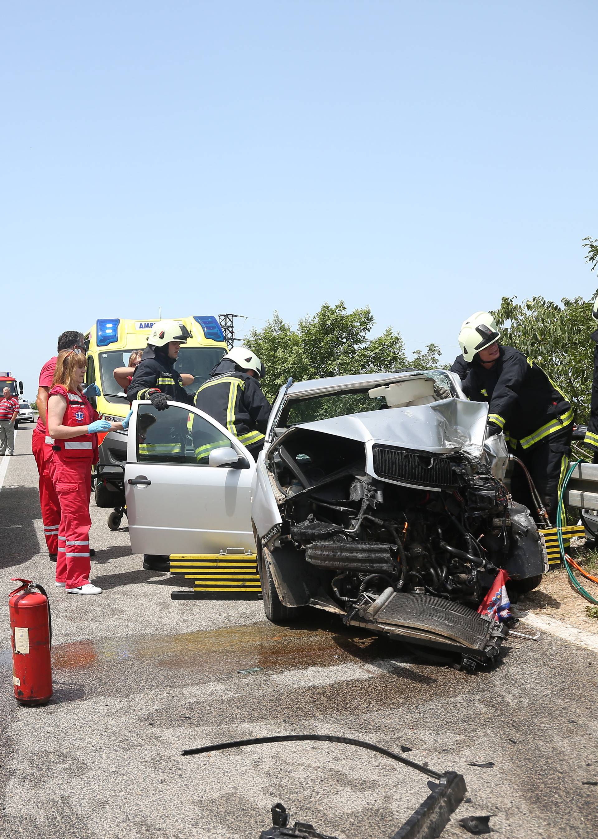 U sudaru dva automobila kod Šibenika sedmero ozlijeđenih