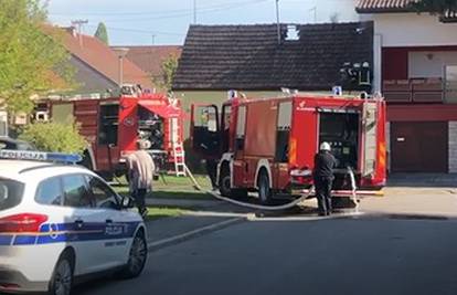 Gori krovište kuće u Osijeku: U požaru nema ozlijeđenih