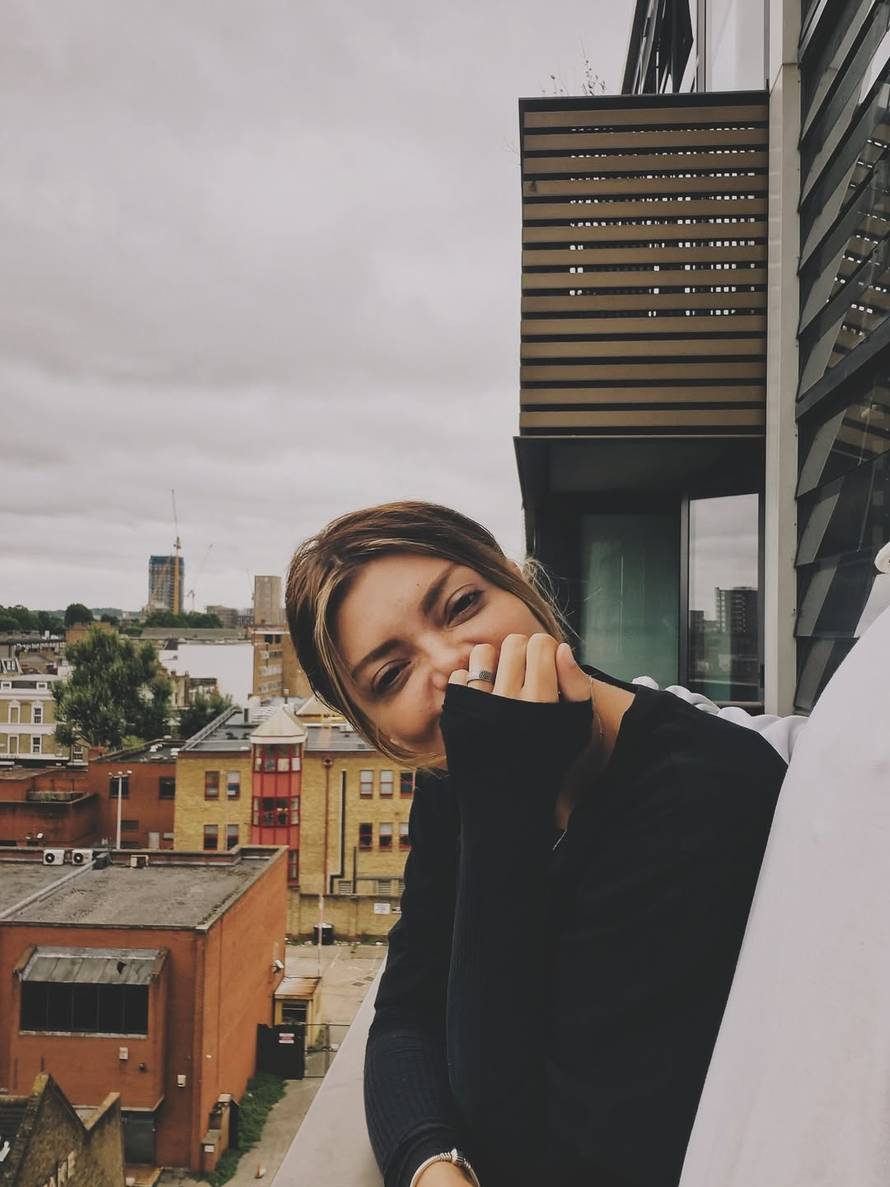 FOTO Bling-bling! Na ruci Elle Dvornik bljesnuo je prsten, ali i isplivalo tko je njezin 'Meštar'