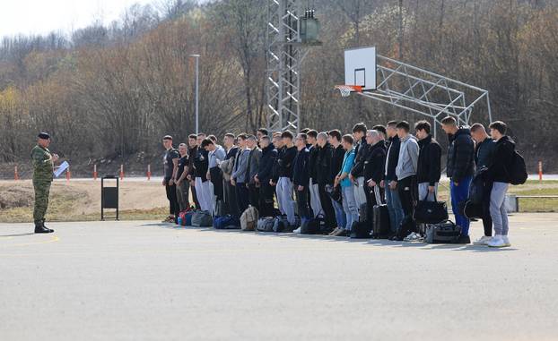 Ministar Anušić i general Kundid na prvom danu TVO-a na Slunju