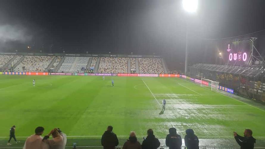 Utakmica Rijeke i Sparte nakon epskog potopa je prekinuta!