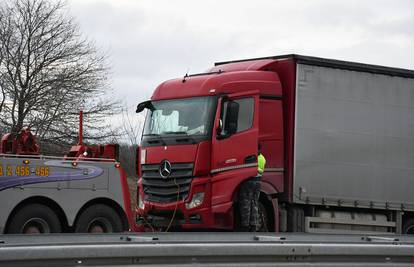 Poznati detalji nesreće na A3: Vozač nije držao razmak pa udario u auto, poginula žena