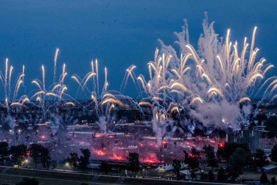 Zagreb: Pogled s Prisavlja na koncert Marka Perkovića Thompsona