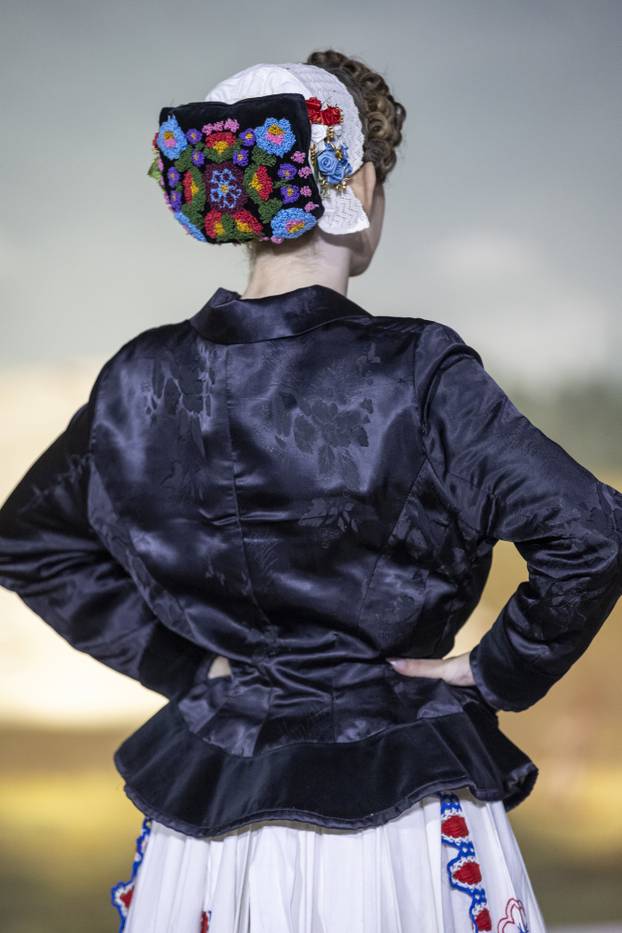 Vinkovci: Etno frizure svijeta na Vinkovačkim jesenima