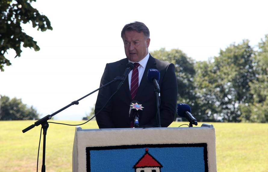 Hrvatska Kostajnica: ObiljeÅ¾avanje 28. obljetnice pogibije ratnog reportera Gordana Lederera