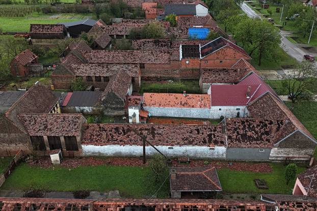 Pogled iz zraka na mjesto Bošnjaci koje je poharalo snažno nevrijeme