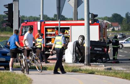 Sudar auta i motora: Poginuo motorist i suvozačica iz auta