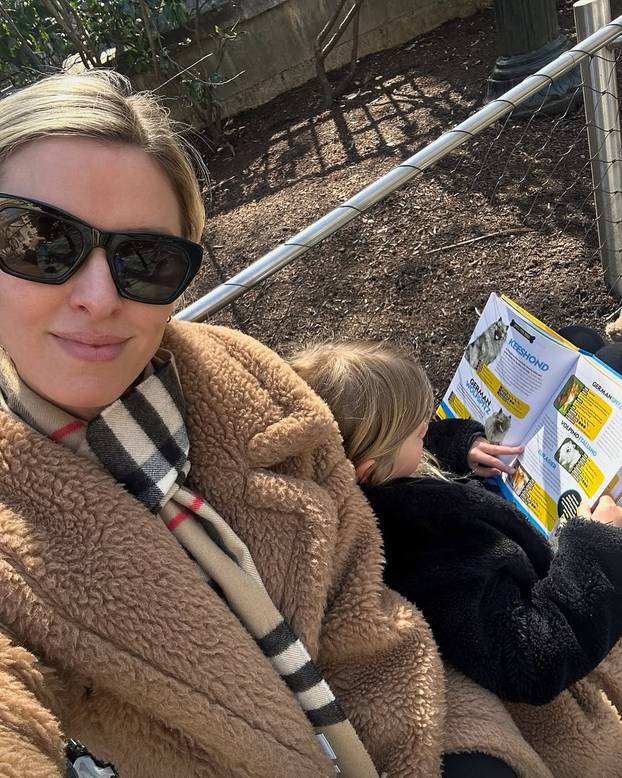 Bogata nasljednica udala se za još bogatijeg muškarca, od medija "bježi" otkad ima djecu