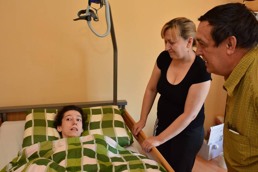 Pomogla joj je majčina ljubav: Anita se počela smiješiti i jesti