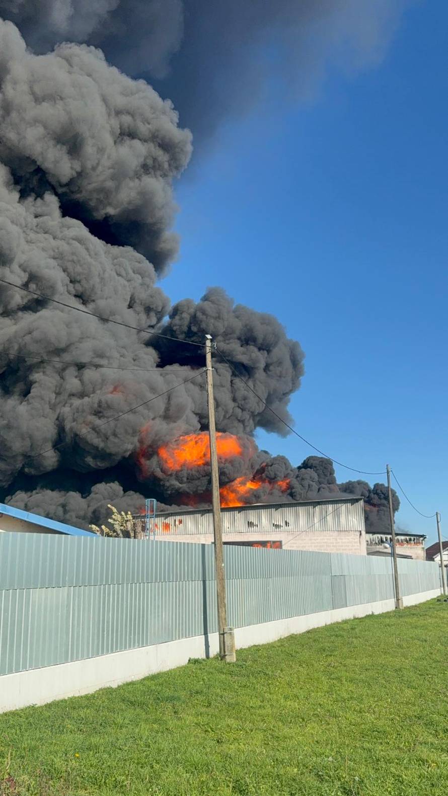 FOTO/VIDEO Još se dimi u Sv. Nedelji: 'Nije opasno za ljude'