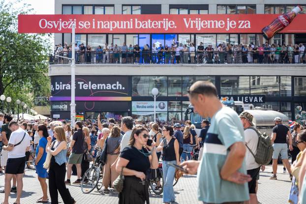 Glavni trg u Zagrebu prepun prosvjednika zbog opasnog otpada u Lici