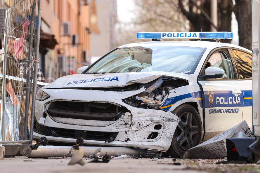 Zagreb: Na križanju Ilice i Ulice Ivana Cankara sudarili su se osobno i policijsko vozilo