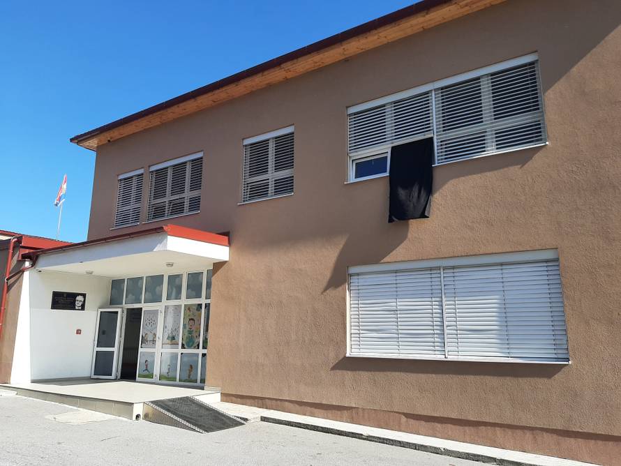 Plitvička Jezera se opraštaju od stradalih Ukrajinaca: 'Tugujemo svi. Curice su išle tu u školu...'