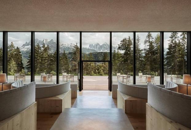 Ovo je jedan od najljepših zimskih resorta u Italiji, a pogled na Dolomite sve govori