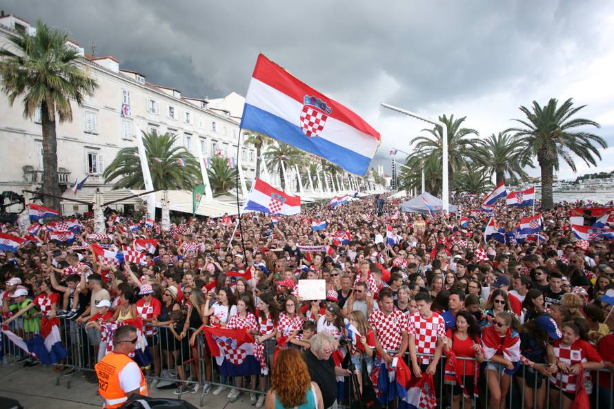 Prisjetite se čudesnog dočeka uz mali 'milijun' fotki i videa