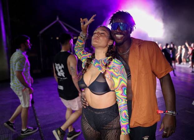Split: Okupljanje prije početka druge večeri Ultra Europe Festivala