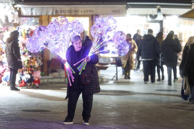 Veliki broj turista u centru Sarajeva