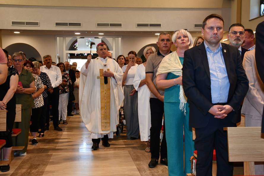 'Hvala dragome Bogu, naša župa je dobila moći sv. Ante iz Padove i svetog pape Pia X.'