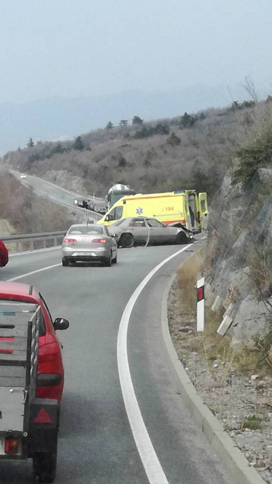 Kod Senja udario u znak i stup: 'Vozač je zaspao na sekundu...'