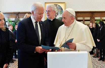 U SAD-u rasprave o pobačaju. Sastali se Biden i Papa Franjo