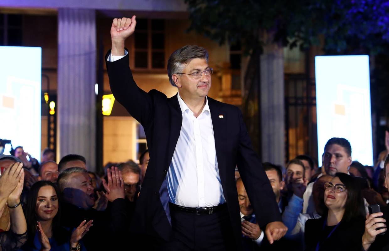 S koronom kao i s korupcijom. HDZ postojano stvara probleme da bi se hvalio kako ih rješava