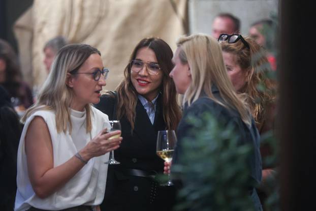 Zagreb: Obilazak kulisa i druženje s glumcima nove serije Divlje pčele