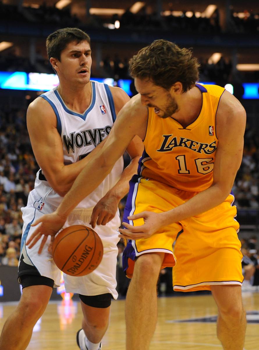 Basketball - NBA - Pre-Season Tour - Minnesota Timberwolves v LA Lakers - O2 Arena