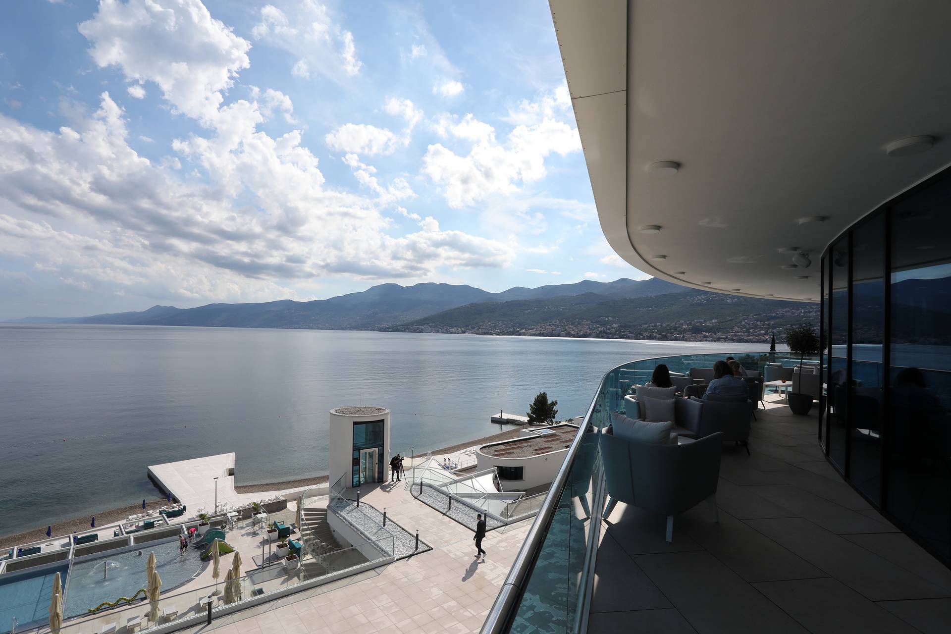 FOTO Otvorili Hilton Costabella resort u Rijeci.  Plenković: Grad je trebao ovakav hotel