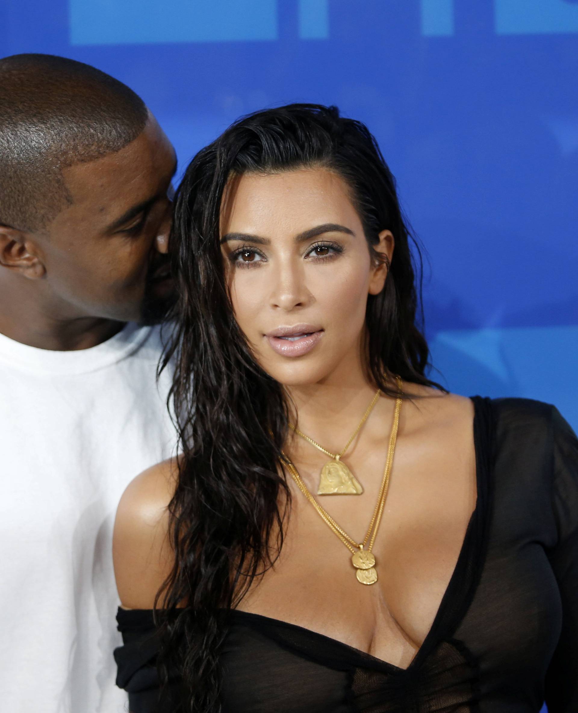 Kim Kardashian and Kanye West arrive at the 2016 MTV Video Music Awards in New York