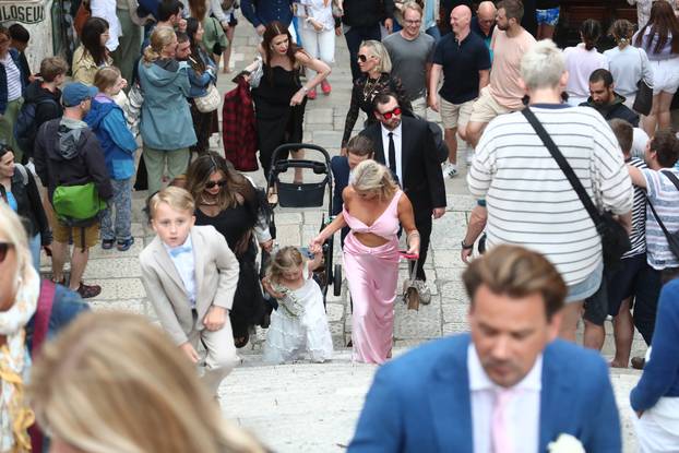 ARHIVA - 2024. Dubrovnik: Vjenčanje Nicole Artukovich i Liama Stewarta u crkvi sv.Ignacija