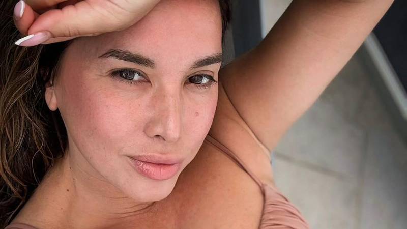 FOTO Nives objavila vruće fotke s mora! Skinula kratku haljinu i očarala u minijaturnom bikiniju