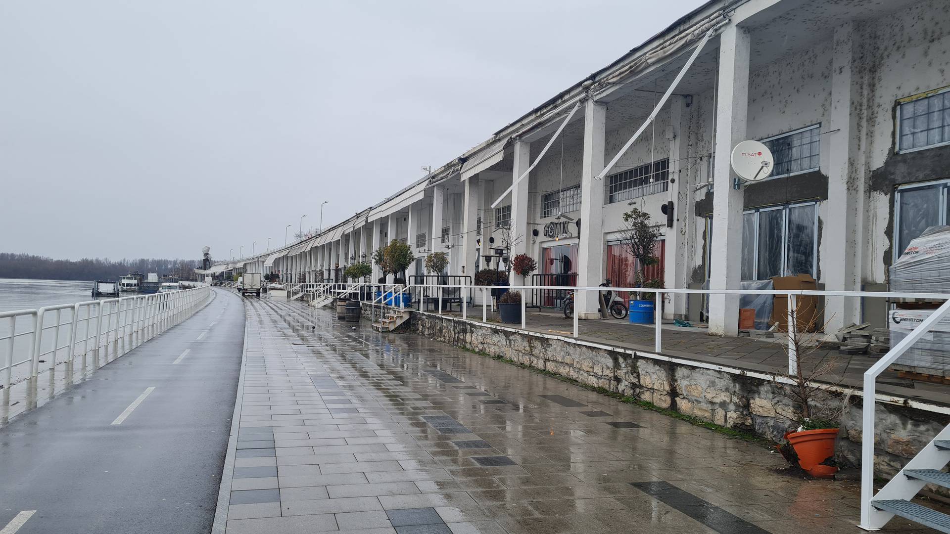 Potraga za Matejem je utihnula, pada kiša, uskoro će i snijeg. Otac: 'Ne odlazim bez sina'