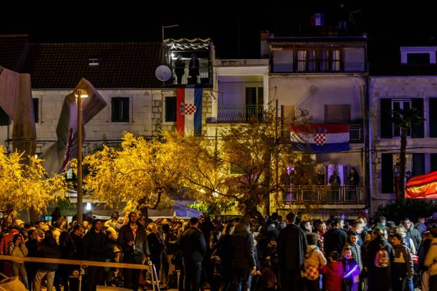 Svečani doček za Marka Livaju i Marija Pašalića organiziran je u Kaštel Kambelovcu