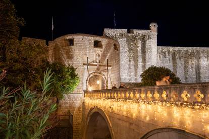 FOTO Prekrasni Dubrovnik još je ljepši u vrijeme uoči Božića