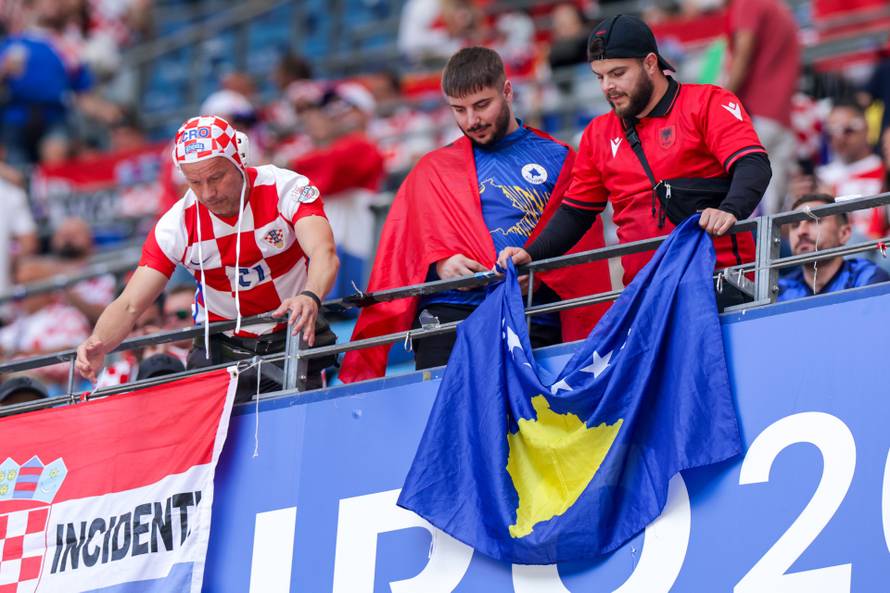 Hamburg: Navijači uoči početka utakmice Hrvatske i Albanije u 2. kolu skupine B na Europskom prvenstvu