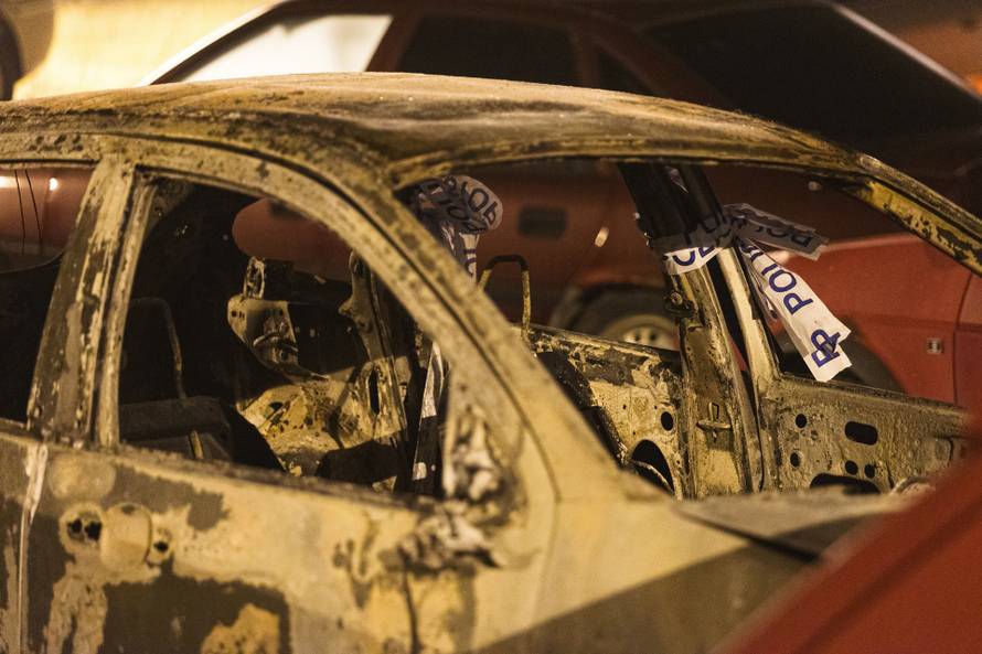 Policija u zapaljenom automobilu u Trnovcu pronašla karbonizirano ljudsko tijelo