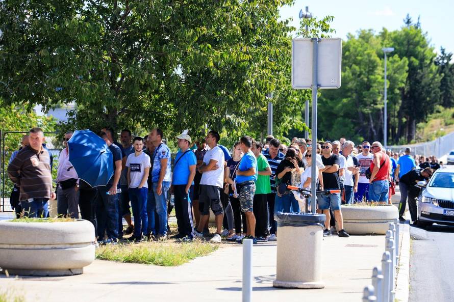 Split: PoÄela prodaja ulaznica za utakmicu Hrvatska - MaÄarska