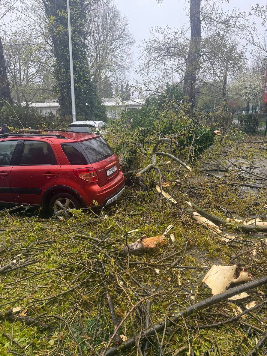 OZLIJEĐENI VATROGASCI  Učenici ostaju u domu na Sljemenu