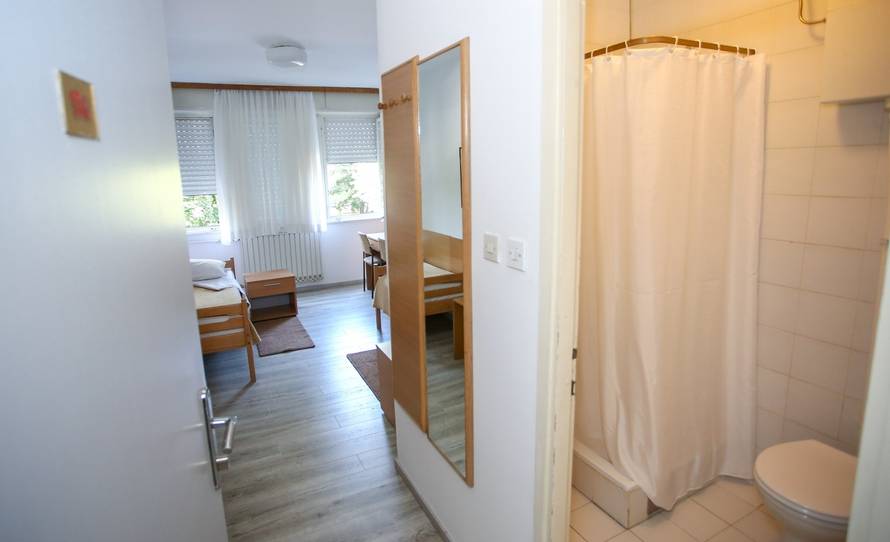 Građani čije su nekretnine stradale u potresu sele i SD Cvjetno u hostel Arena