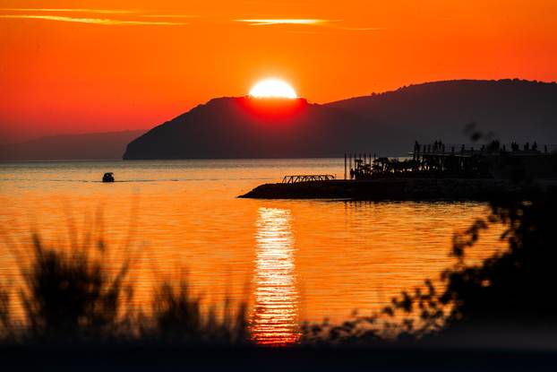 Zalazak sunca iznad Čiova promatran sa Žnjana