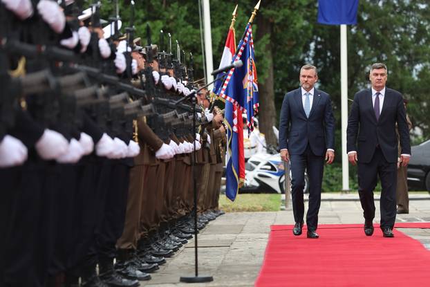 Zagreb: Svečani doček za predsjednika Slovačke u Uredu predsjednika RH