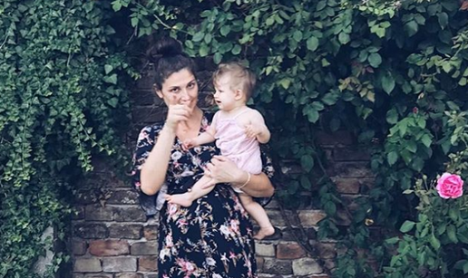 Rajna Ragu&zcaron; &Ccaron;uljak otkrila da je trudna i pokazala trbu&scaron;&ccaron;i&cacute;