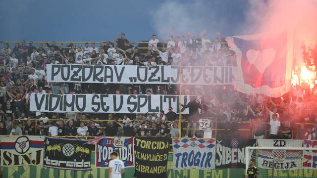 Pula: Atmosfera na tribinama utakmice Hajduka i Istre 