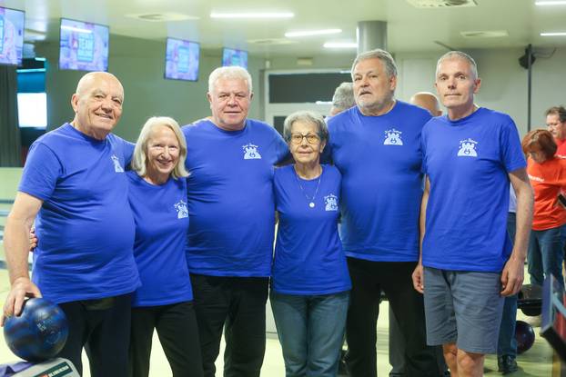Zagreb: Druženje umirovljenika u Bowlingu Clubu 