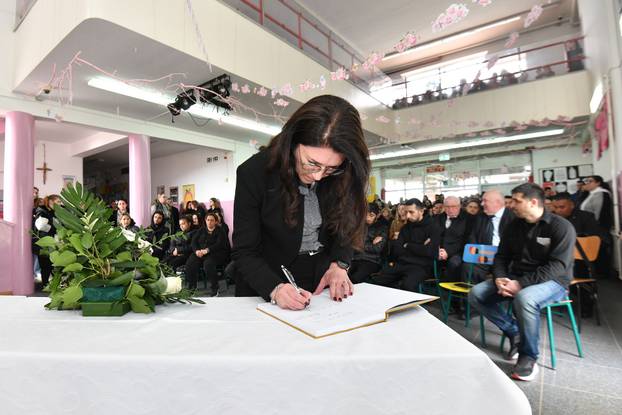 Kuršanec: U OŠ Kuršanec održana komemoracija za djecu stradalu u požaru