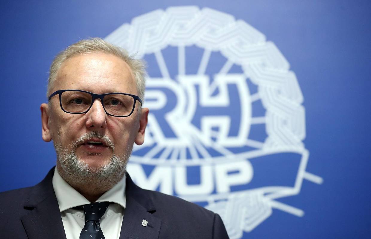 'Sve smo ispitali, odnos policije prema migrantima nije grub...'