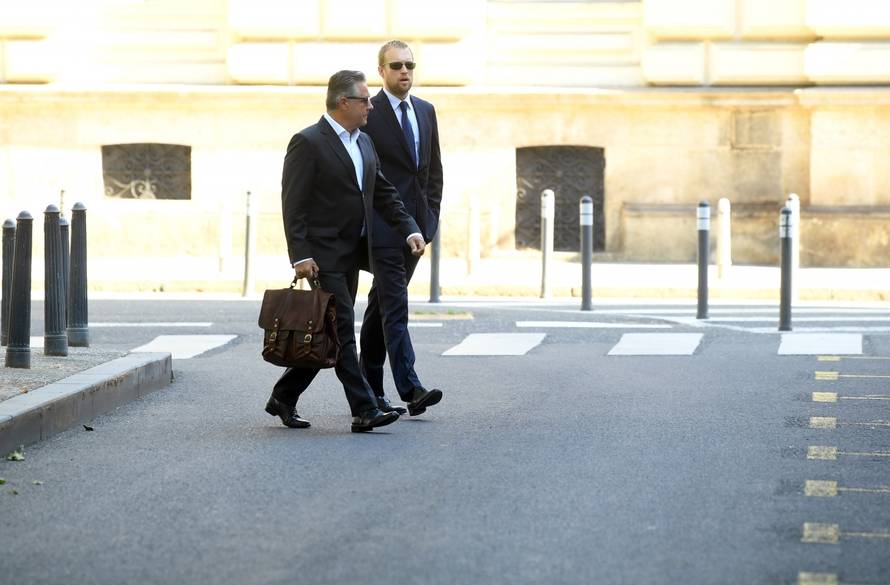 Zagreb: U aferi Dnevnice poÃ¨elo roÃ¨iÅ¡te, Tomislav Saucha stigao na sud