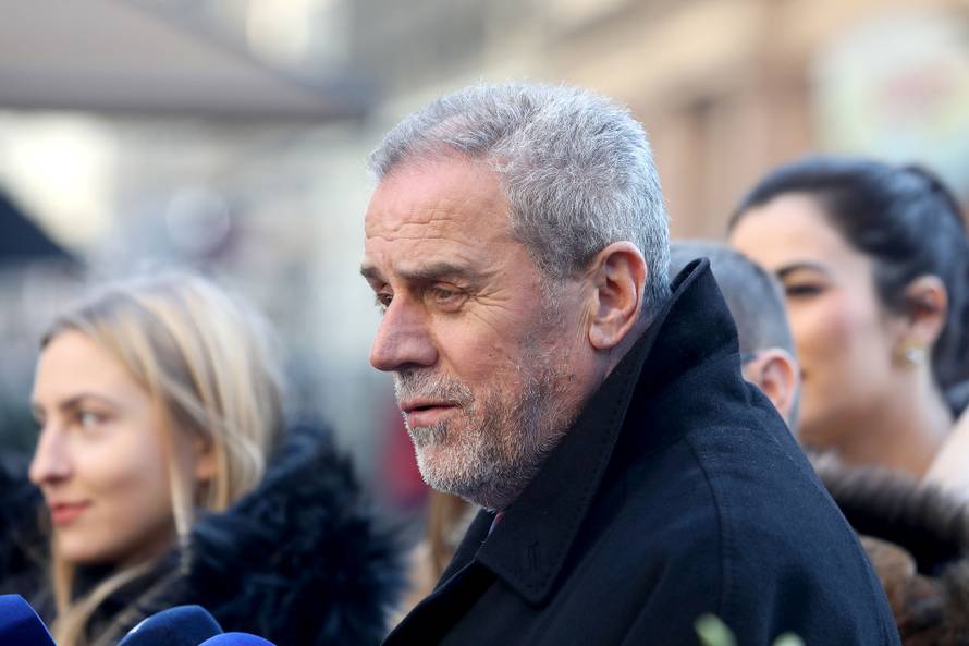 Zagreb: Bandić položio vijenac  kod spomenika Nikoli Tesli u Masarykovoj